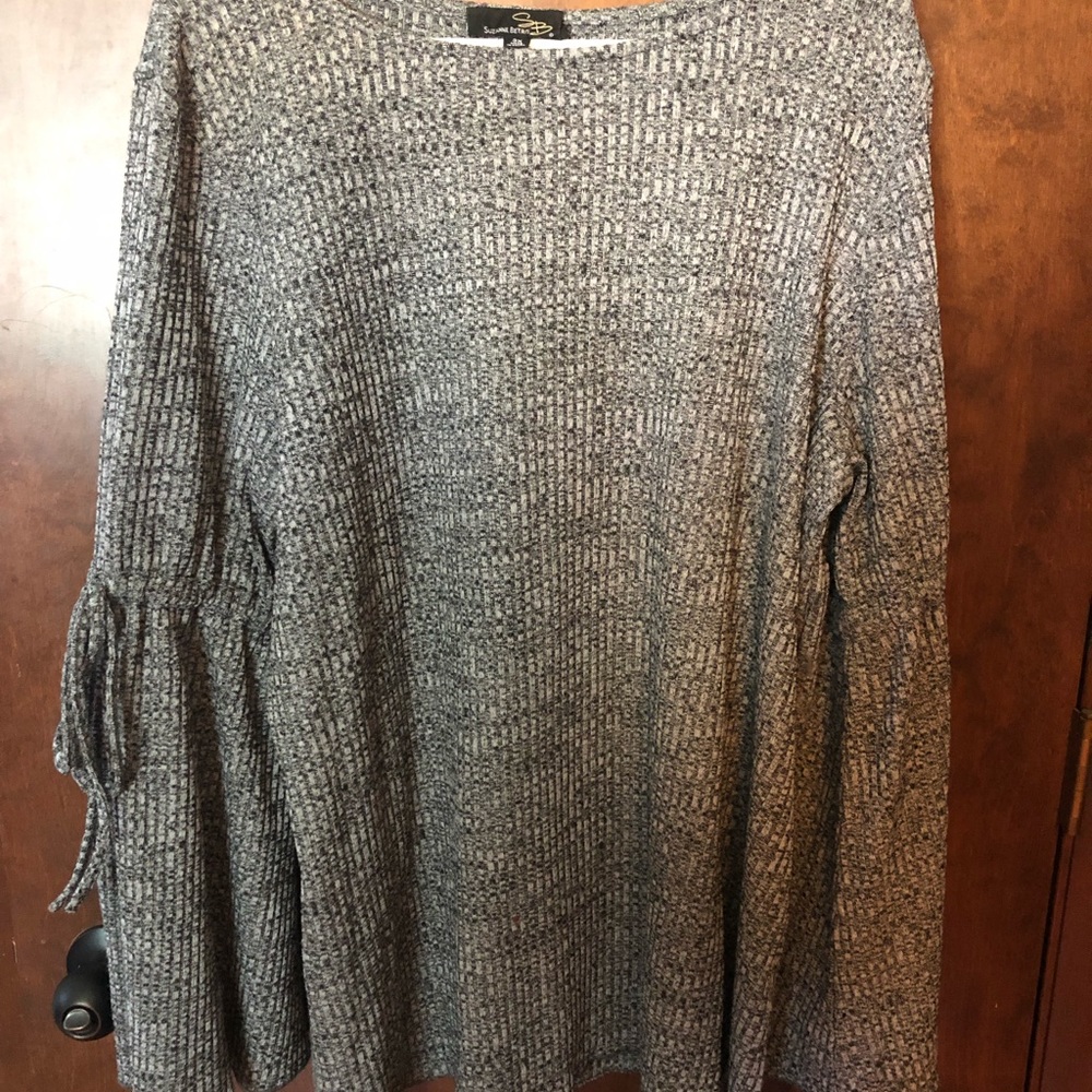 Gray Heather Flare Sleeve Sweater